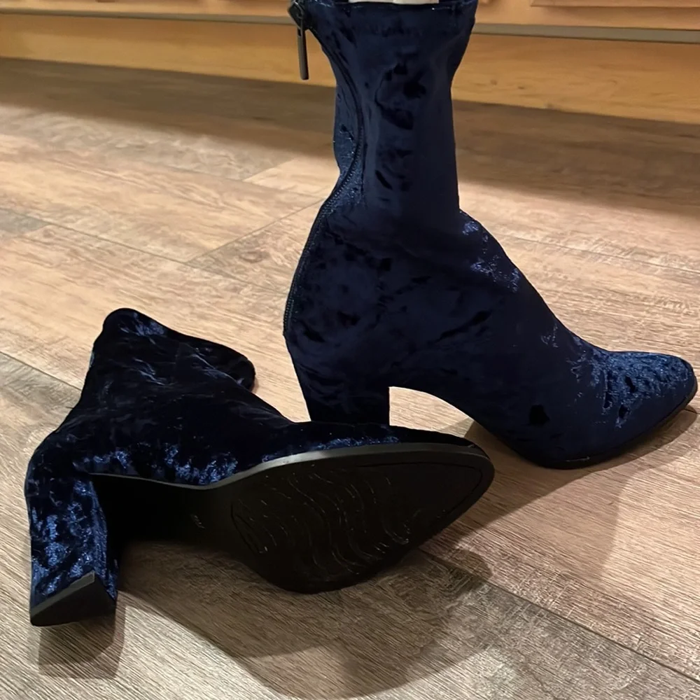 Velvet blue booties - Picture 6 of 7